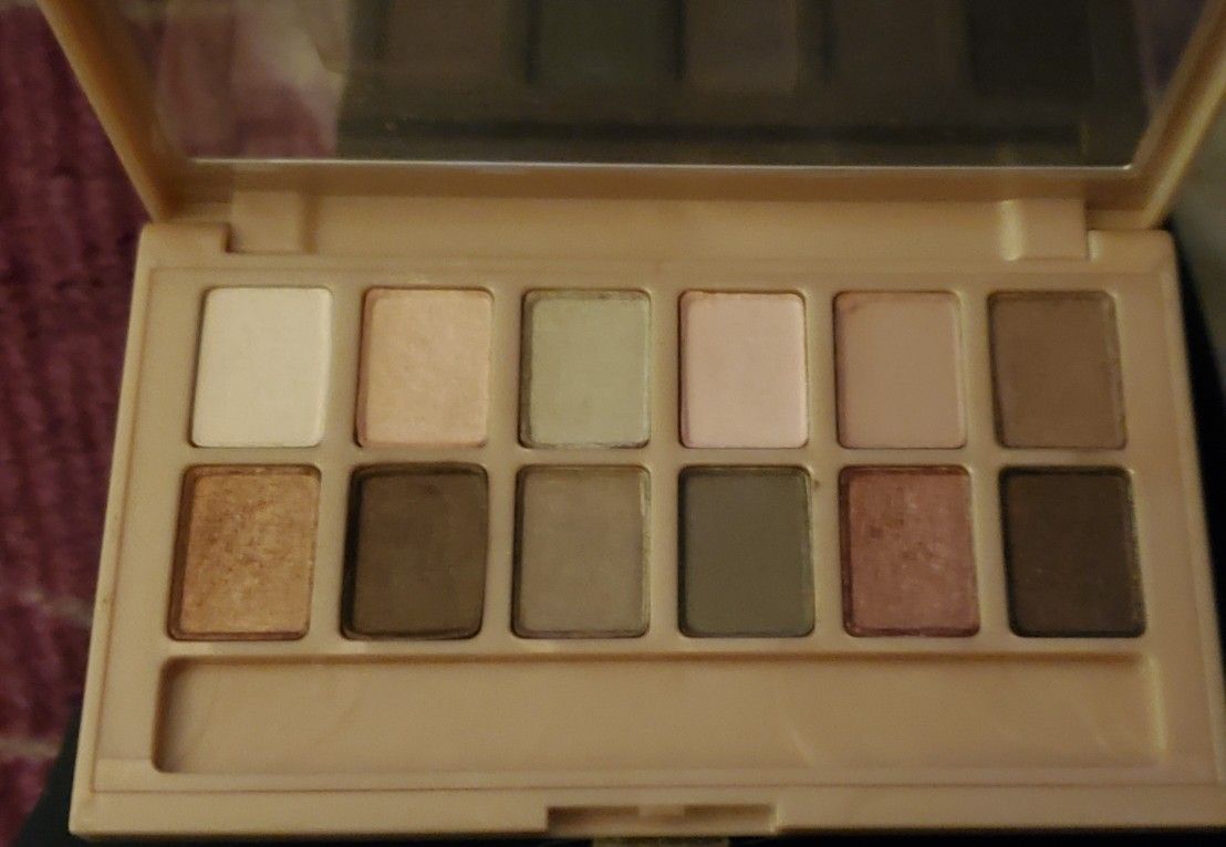 MAYBELLINE BLUSHED NUDES