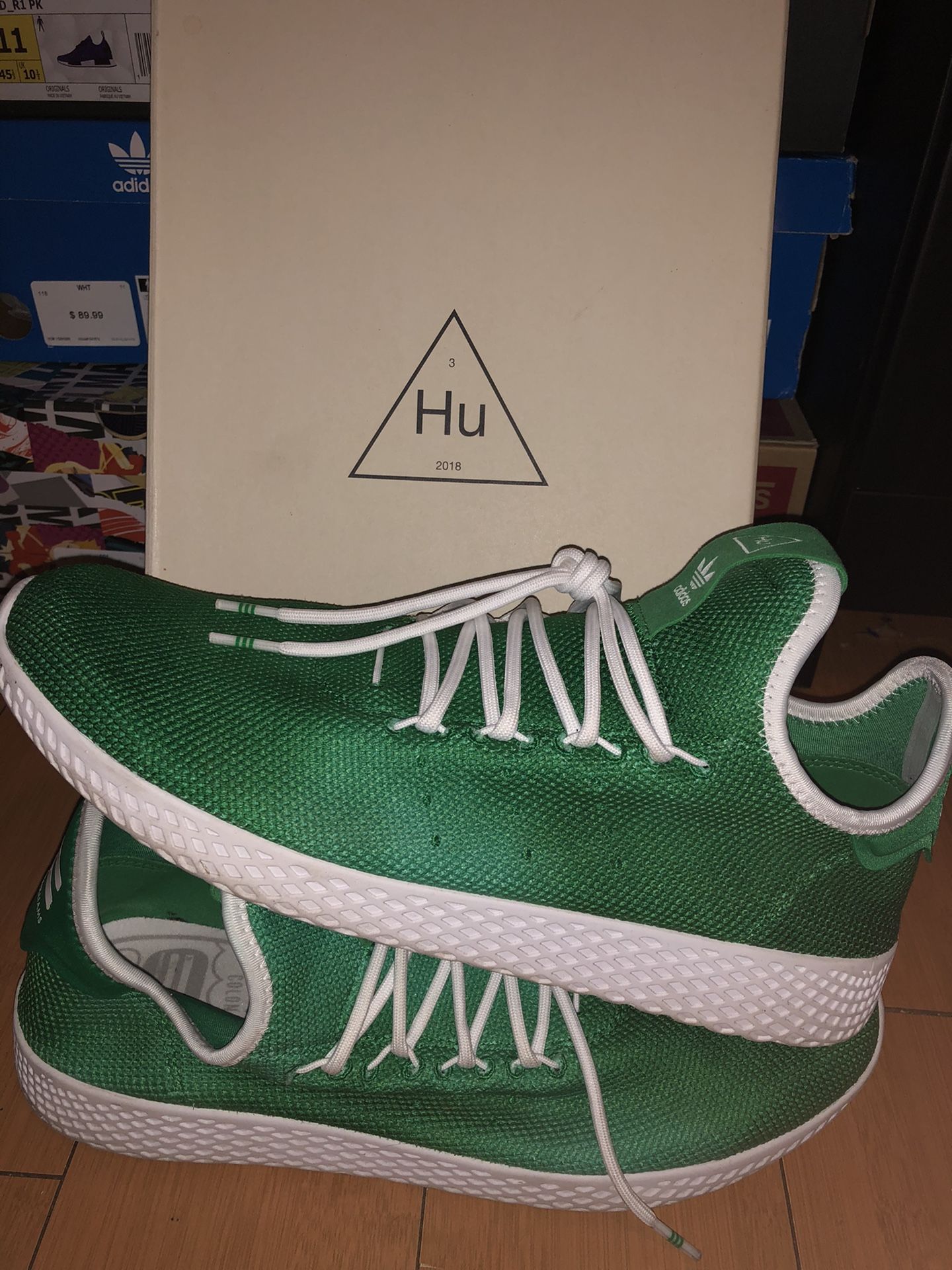 Pharrell tennis hu “green holi”