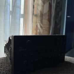 98-02 Lincoln Town Car Stereo