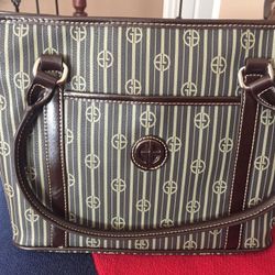 Brand new brown/taupe purse by Gianibernini. 