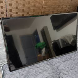 LG 43” smart tv