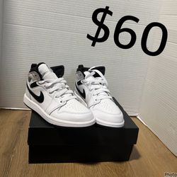 New Nike Jordan 1 Mid 13.5c 