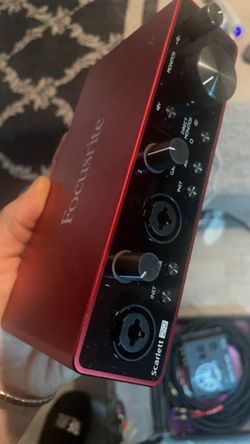 Focusrite Scarlett 2i2 USB Audio Interface