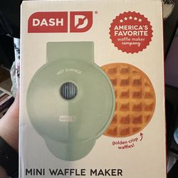 Mini waffle maker