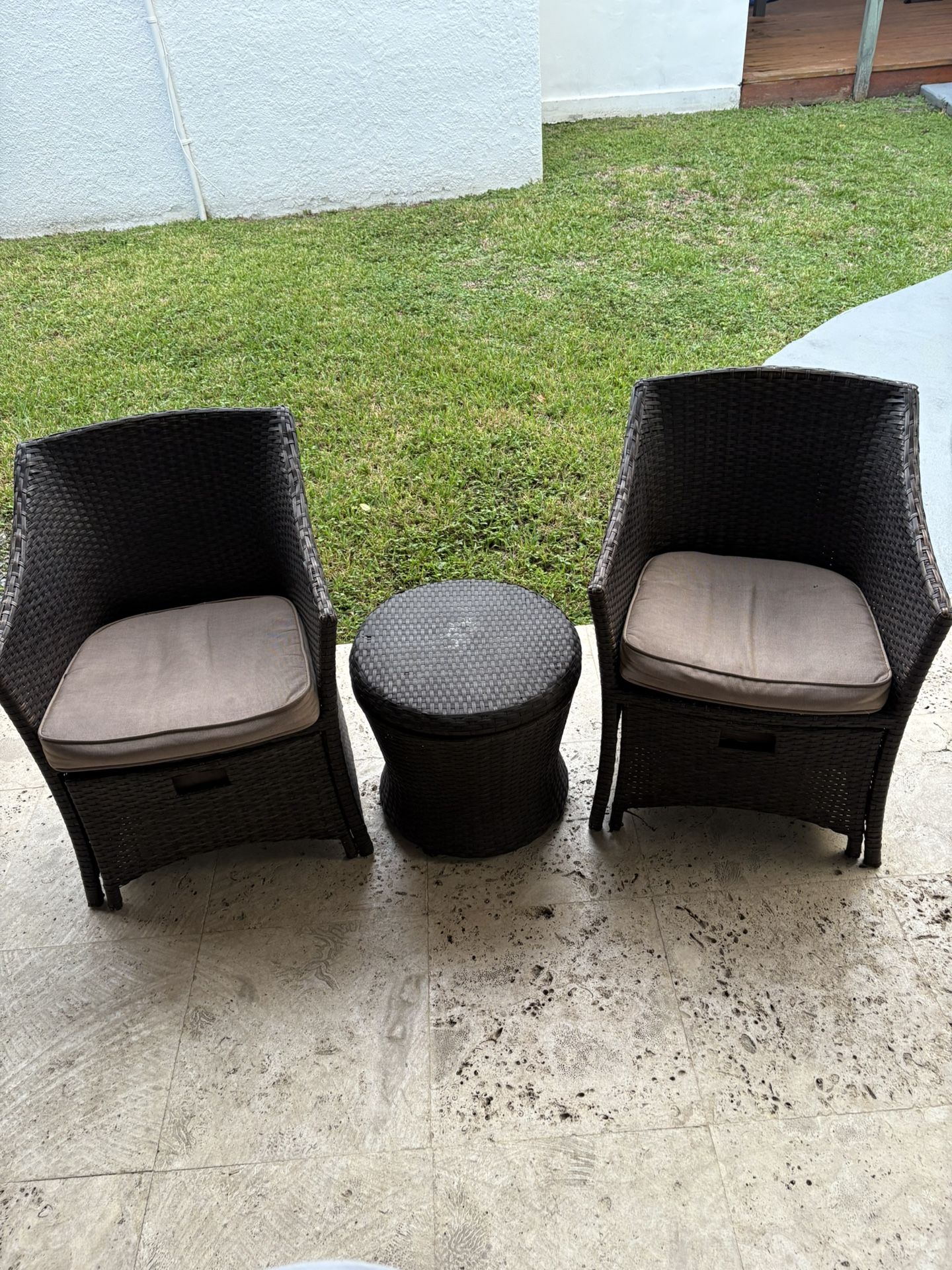 Conversational Set With Storage