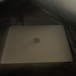 macbook pro 13 inch, 2019, two thunderbolt 3 ports