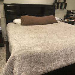 King Storage Bed