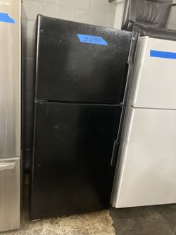 30”  Ge Top Freezer Black Refrigerator 
