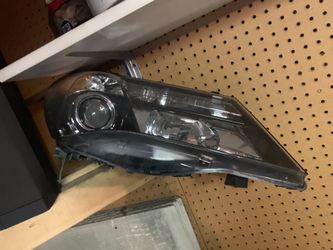 2011 Acura MDX right headlight