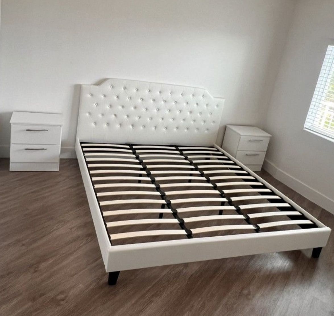 King Size Bedroom Set - Juego De Cuarto Tamaño King