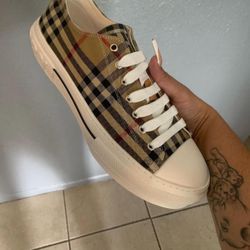 Burberry Shoes 