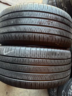 Pair of 285 40 22 Pirelli scorpion zero tires