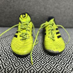 Soccer Shoes Size 10