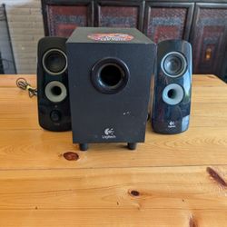 Logitech Speakers & Sub