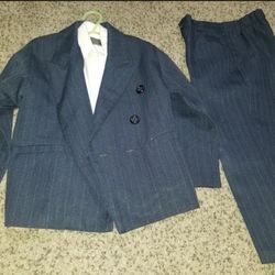 Boy dress up suit size 4
