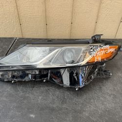2018 2019 2020 TOYOTA CAMRY LEFT SIDE HEADLIGHT OEM USED 