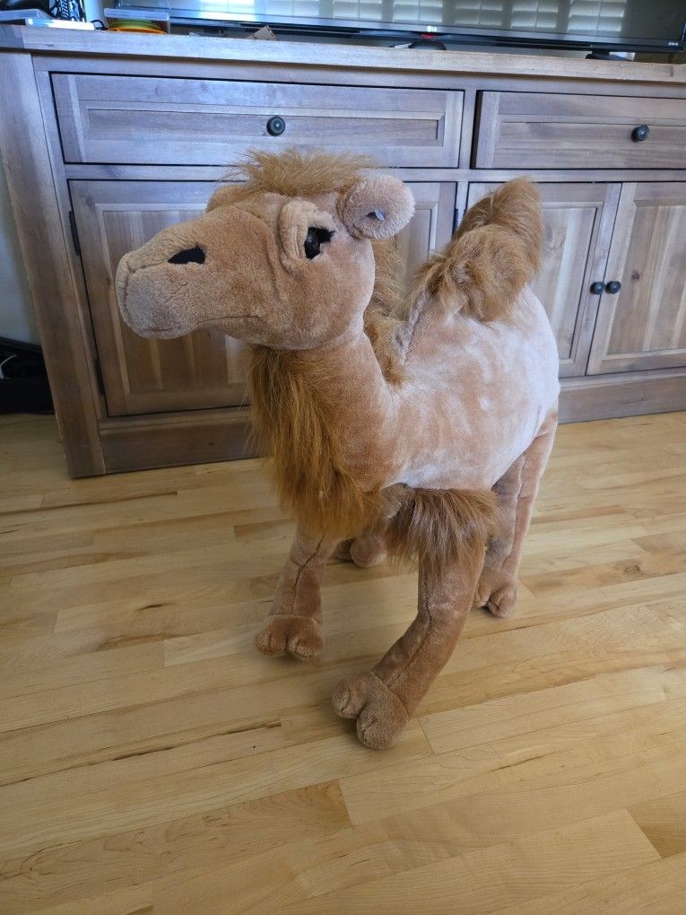 Rare New With Tags Large Retired Melissa & Doug Lifelike Plush Camel Stuffed Animal nearly 3 feet long