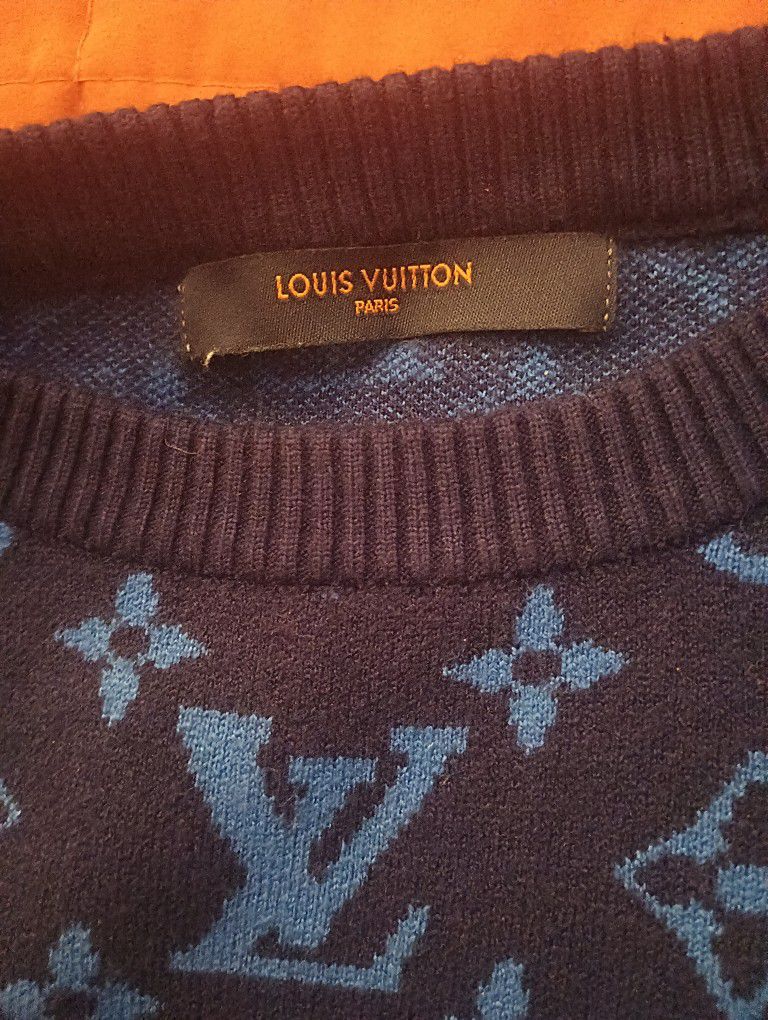 Louis Vuitton Men Sweater for Sale in Montebello, CA - OfferUp