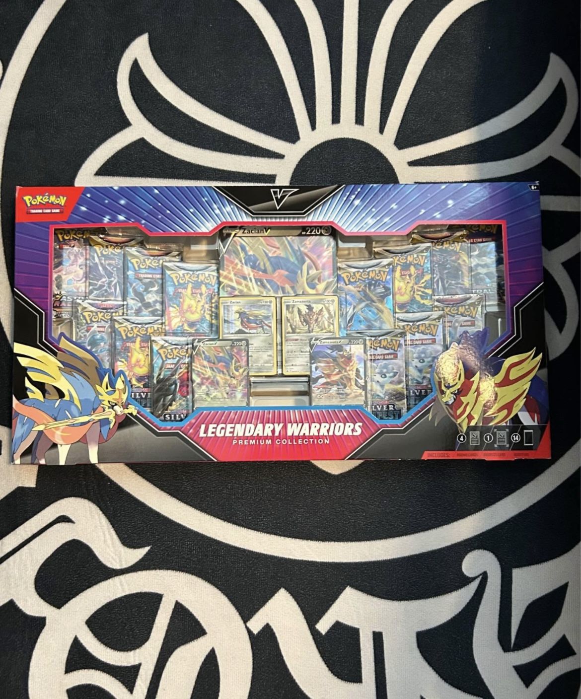 Pokemon Sword and Shield Legendary Warriors Premium Collection Box 14x Booster Packs