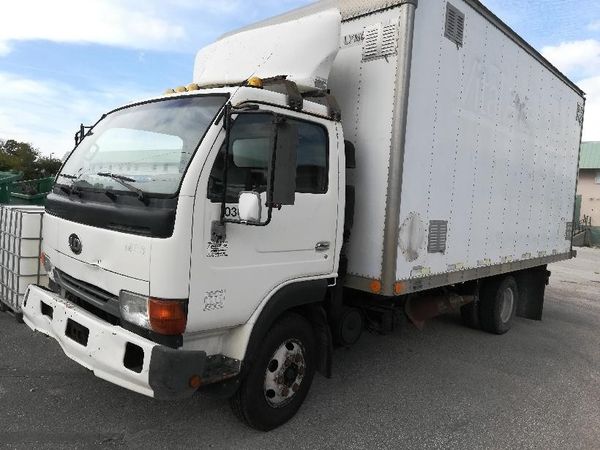 Nissan box truck