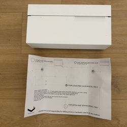 Vsons Design Louis W White Modern Wall-Mounted Mailbox ($75) Brand new condition (10/10). 