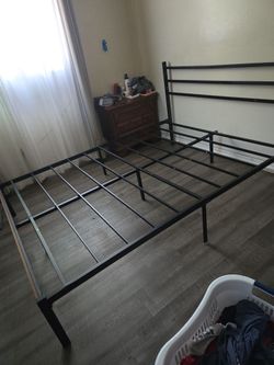 Black Metal Platform Bed Frame