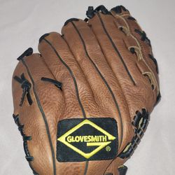 12" GLOVESMITH Adult RHT Baseball Glove Mitt Fantastic Condition Price Is Firm Cash Only