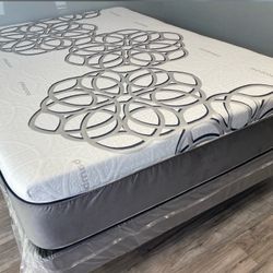 Queen Sky Comfort Bamboo Infused Cooling Gel Memory Foam Mattress and Boxspring 