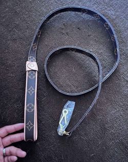 NEW DOG LEASH COMES WITH BOX LOCATED IN SAN CLEMENTE