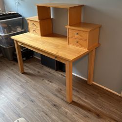 Desktop, Drawers, And Bed