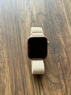 Apple Watch SE (1st Generation) 44mm (GPS + Cellular)