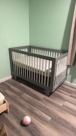baby crib