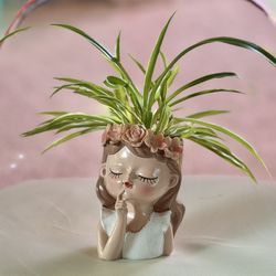 Cutie With Spider Plant
