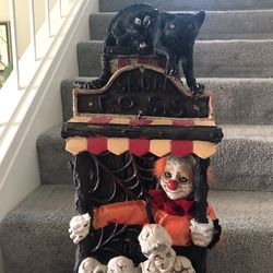 Halloween Decorations With Lights And Sound. 