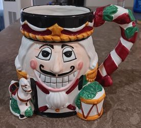 Tis the Season vintage Susan Winget nut cracker Christmas mug 20.oz. Handpainted 5in.tall