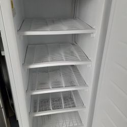 Freezer 6.9 Cu Ft Thompson