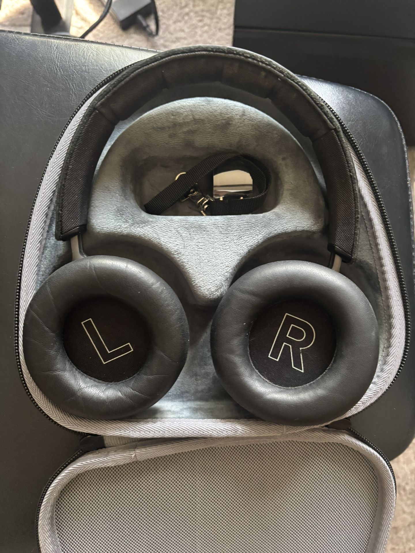 Wireless Headphones- Beoplay h9