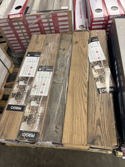 PERGO Outlast+ Honeysuckle Oak Waterproof Laminate Flooring