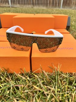 Lv Glasses