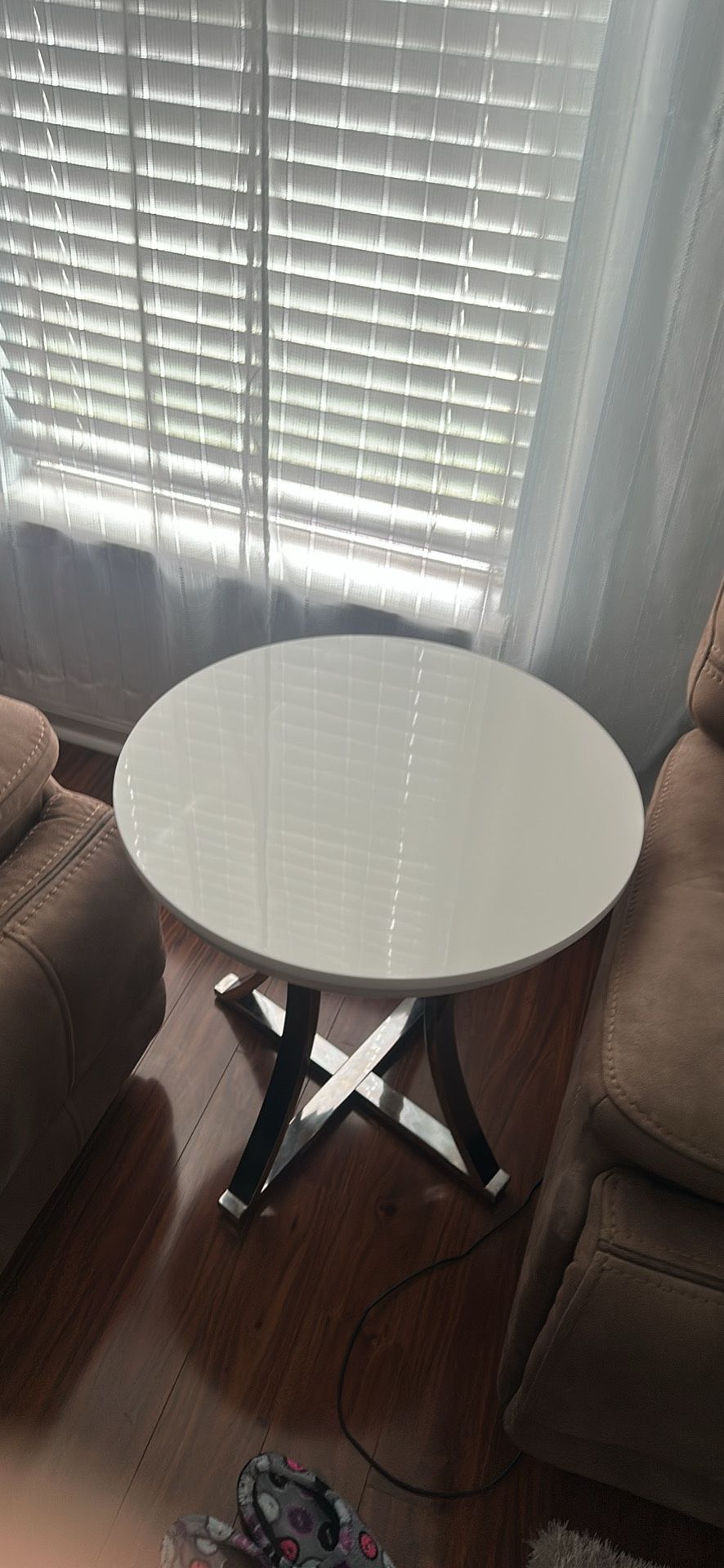 Three-Piece Sectional Sofa Set with Manual Recliners, Loveseat, Pillows & Table – Good Condition( includes Delivery)