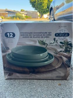 Stoneware 12-Piece Dinnerware Set – Made in Portugal – Aqua