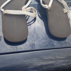 Women’s Sandals – Size (if known) – Clean & Ready – $8