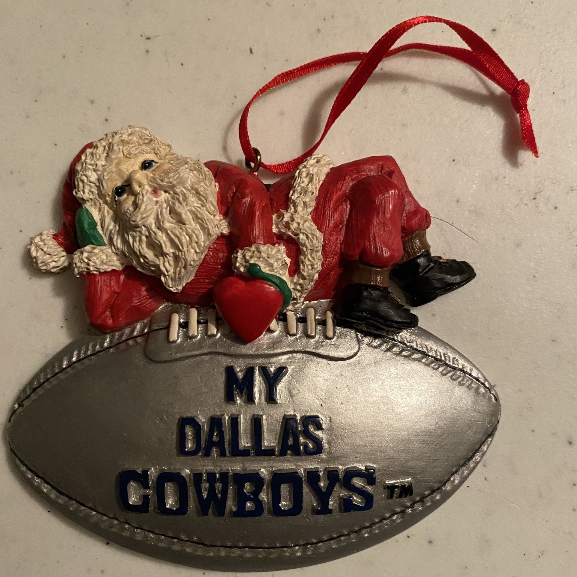 Treat Your Dallas Cowboys Fan To This Christmas Ornament 