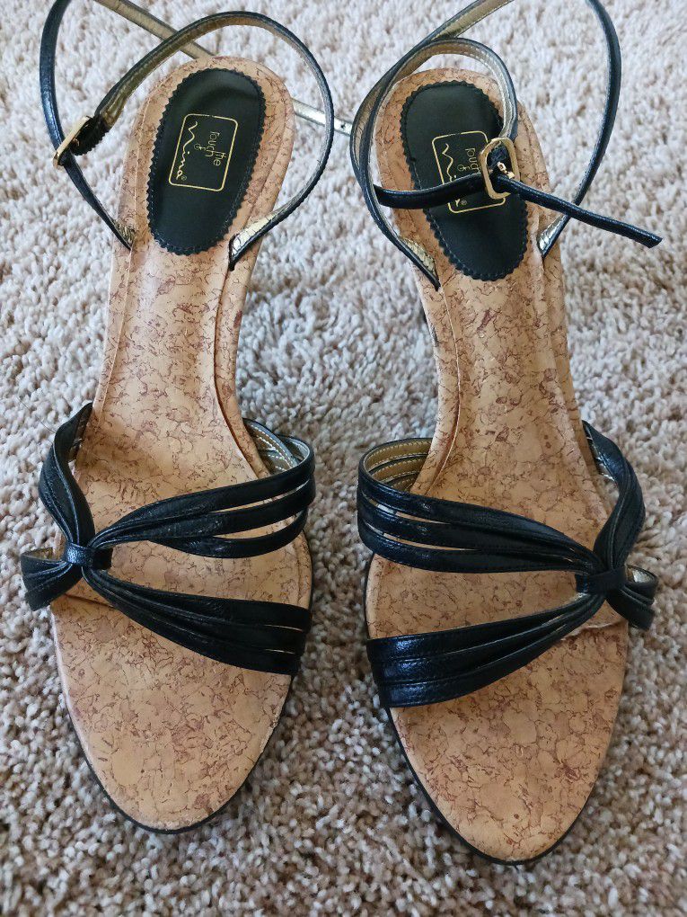 Size 8.5 Black Leather Strappy Sandals 