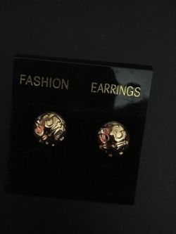 Tory Burch earring