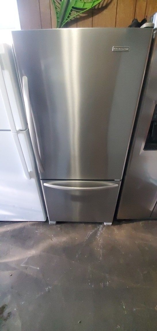 Kitchen aid botton freezer with ice maker warranty ready to deliver free delivery curbside only..30 inches wide 66 hight $550..free delivery curbside 