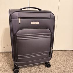 New Suitcase Samsonite