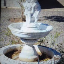 Beautiful Electric Water Fountain 5ft Tall - Outdoor Water Fountain - Garden Fountain $199
