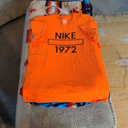 Nike T Shirt