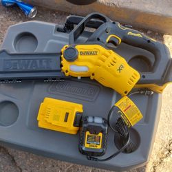 DEWALT PRUNING CHAINSAW 20V LITHIUM XR BRUSHLESS WITH BATTERY AND CHARGER 